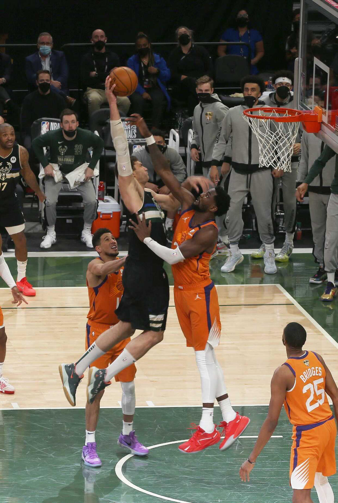 亚博体育官网-关于密尔沃基雄鹿发布备战花絮，冲刺阶段复出首秀，法甲任务艰巨，更衣室氛围转暖的信息-亚博体育官网