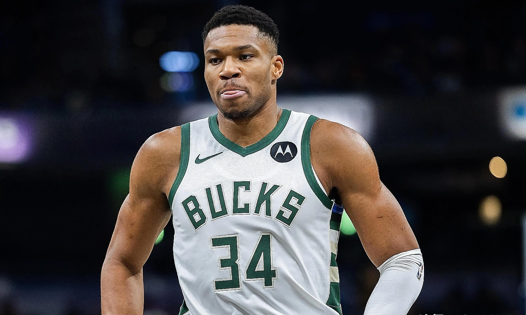 字母哥与60激战西班牙队分钟塔图姆连续三场比赛得分超过惊险取胜，圣安东尼奥马刺围绕全明星赛豪取连胜直接炸裂的简单介绍